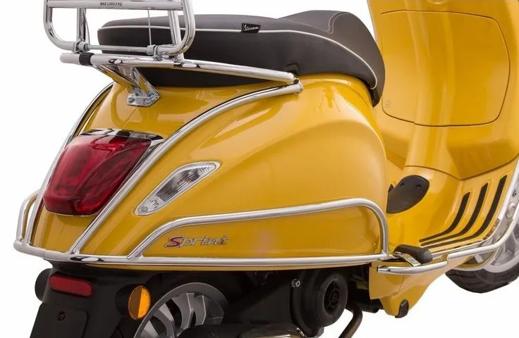 Detail crashbar pada Vespa